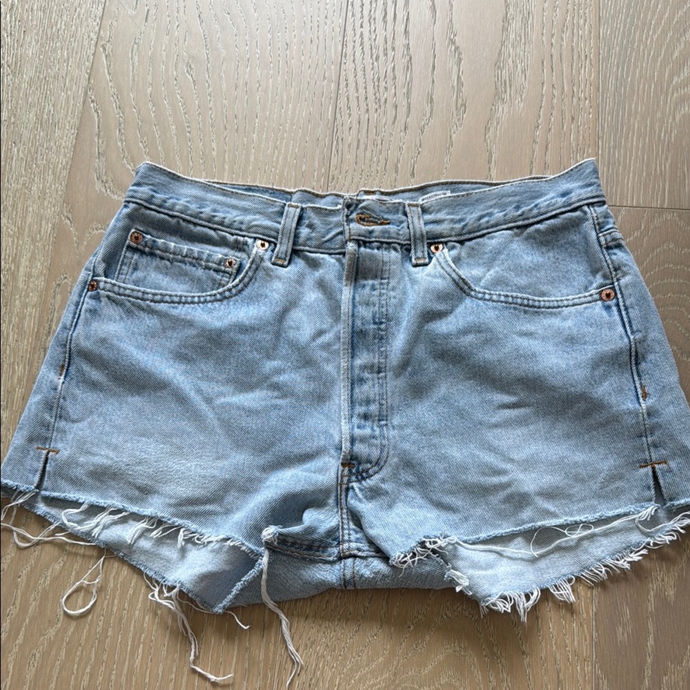 Levi’s redone women’s cut off shorts